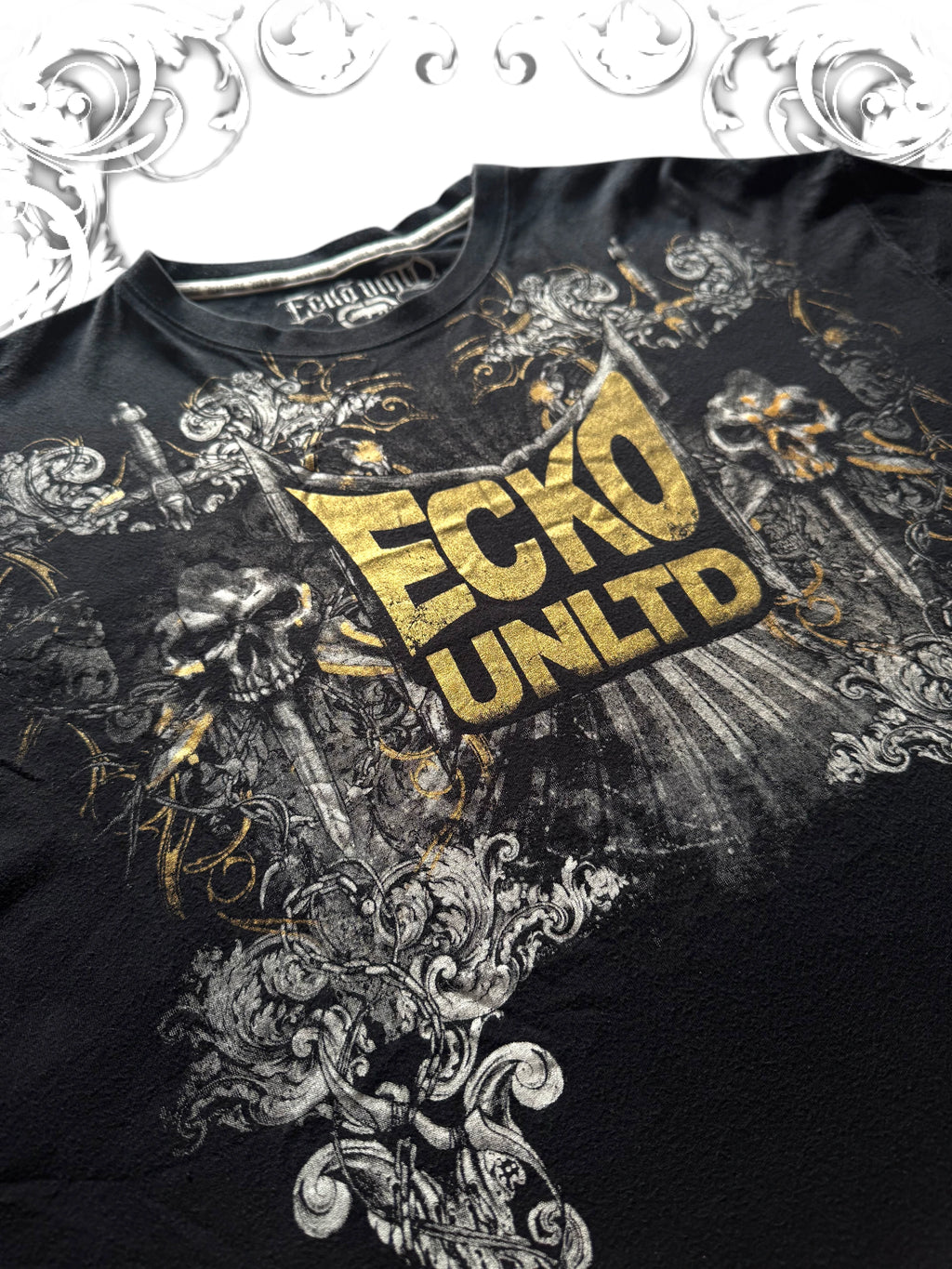 Ecko Unltd Embellished Skull Print with Golden Logo 2000s Shirt