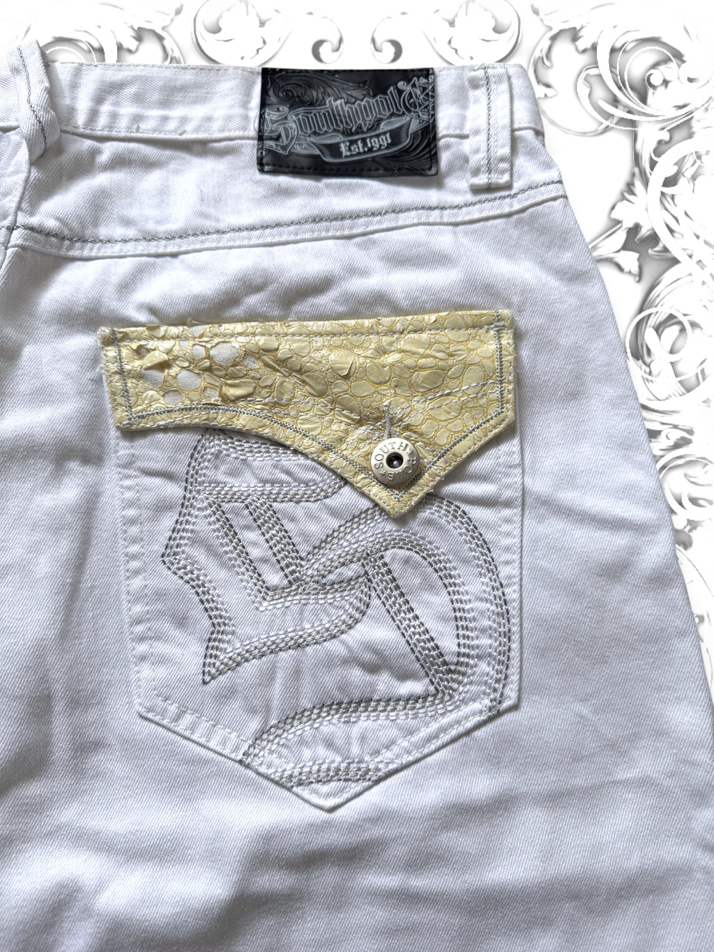 Southpole Silver Tab Reptile Texture Baggy Jorts
