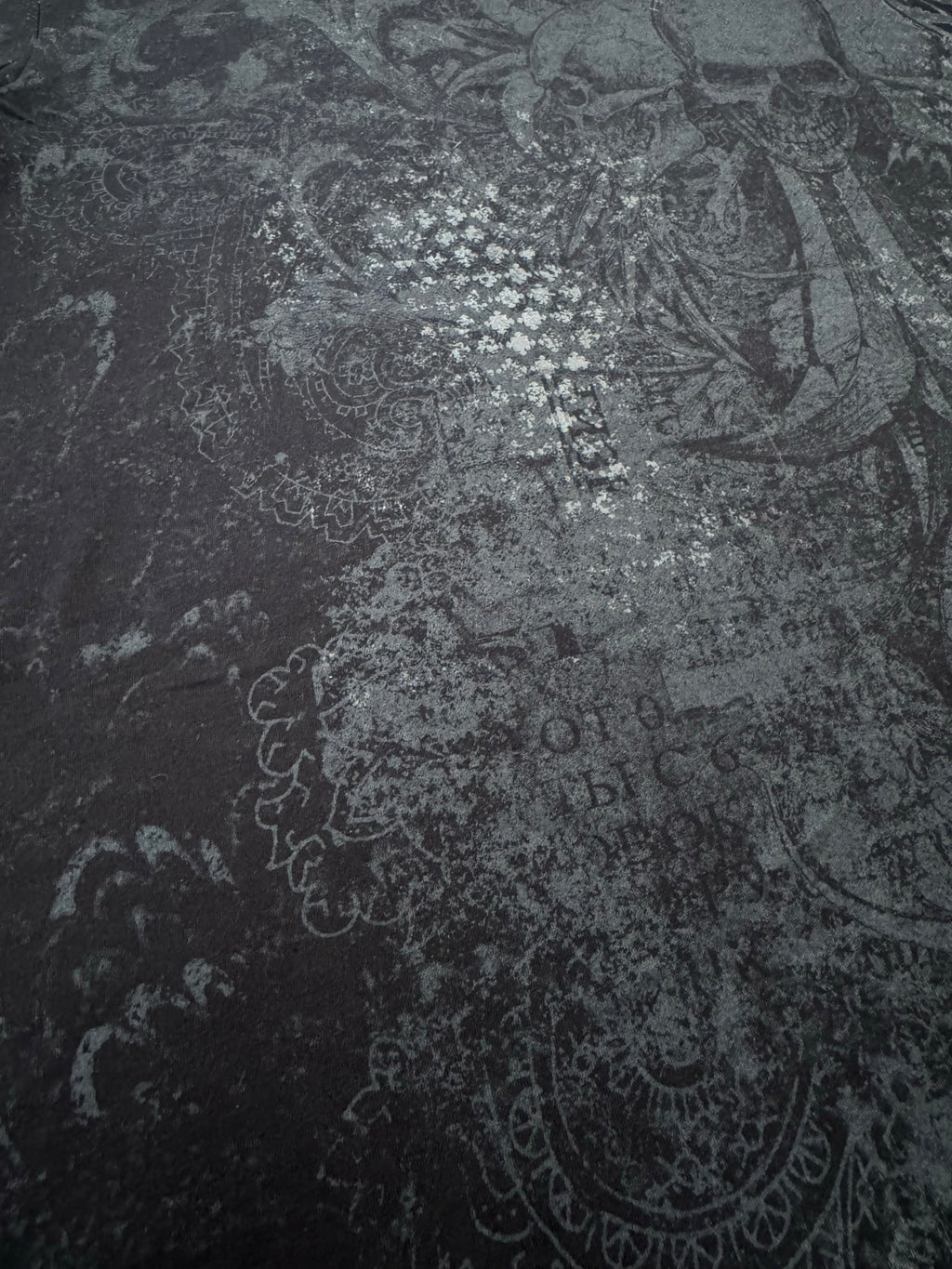 Xtreme Couture Triple Skull Grunge Shirt