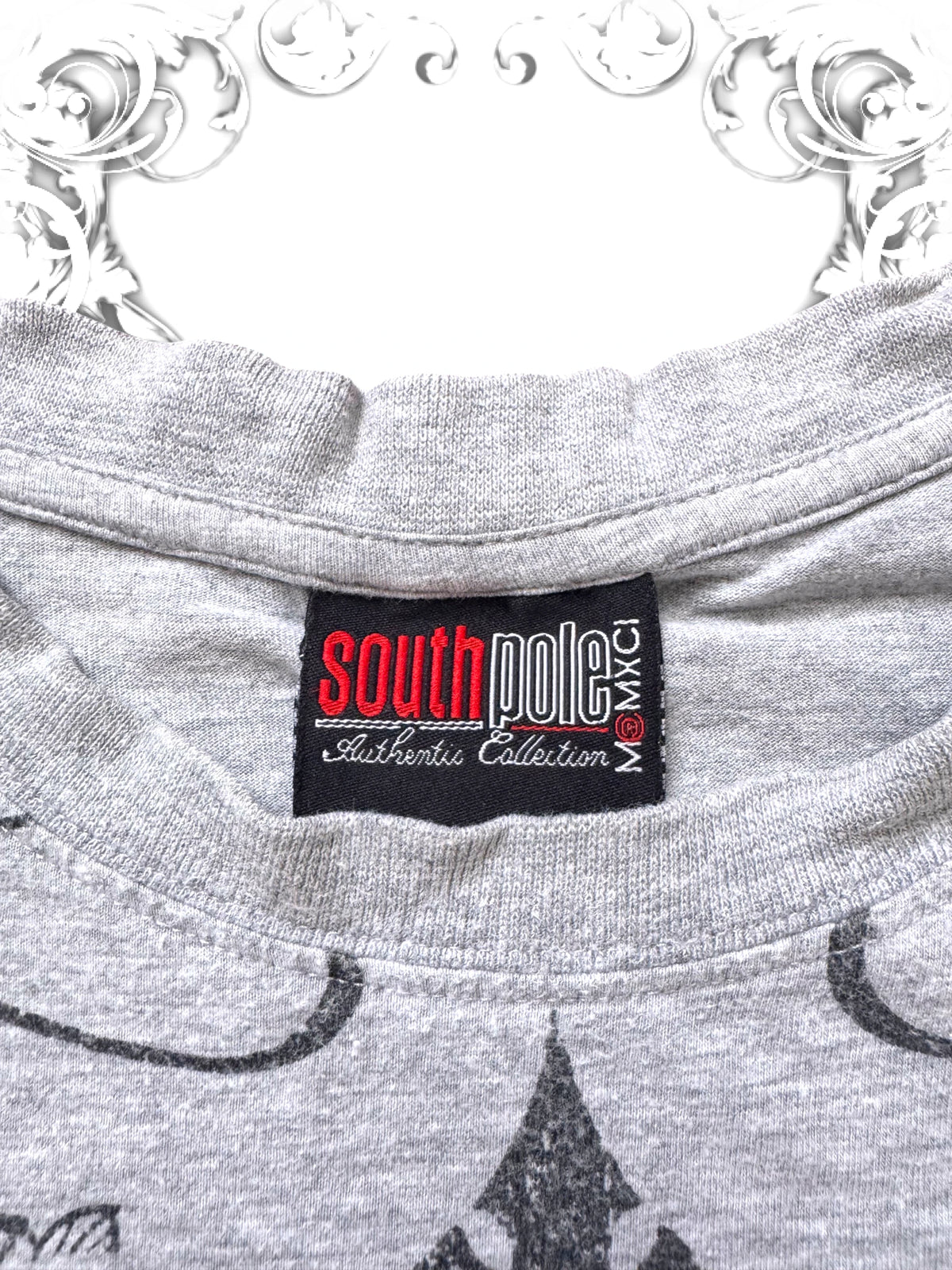 Southpole Authentic Collection Embroidered 2000s T-Shirt