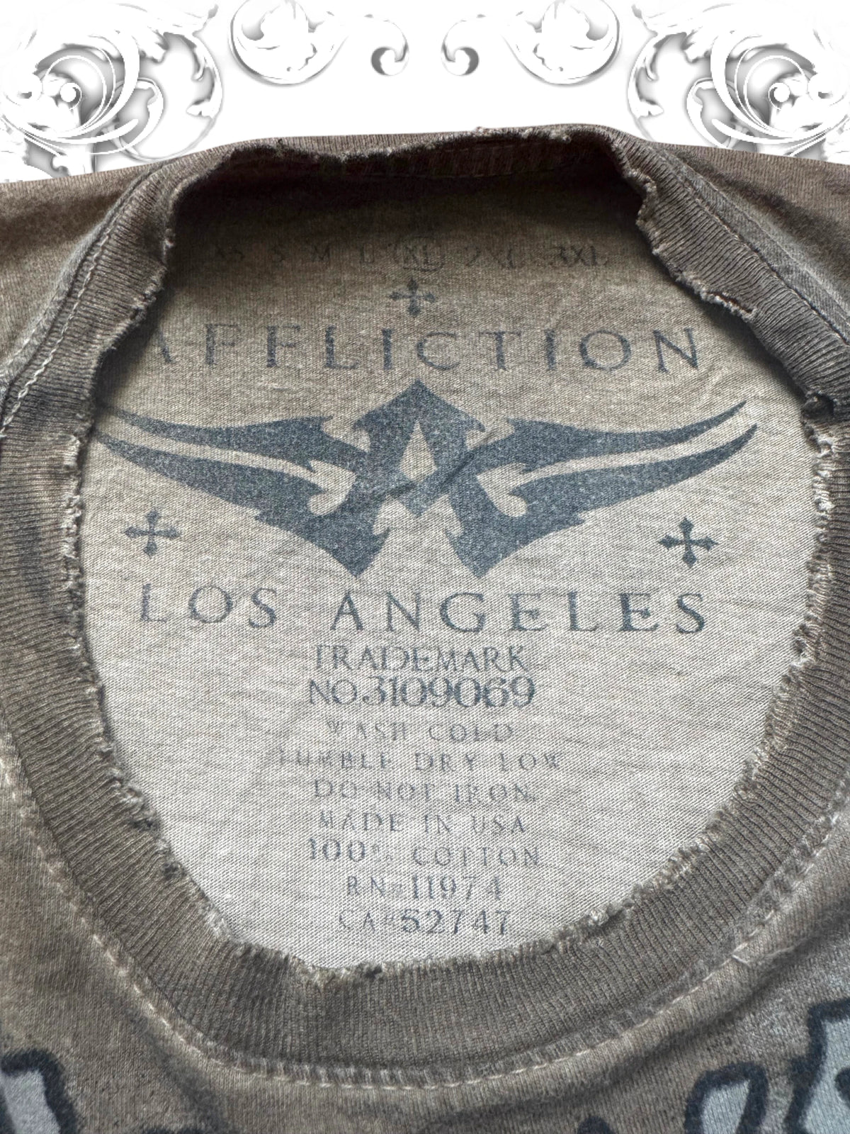 Affliction Grunge Washed 2000s T-Shirt