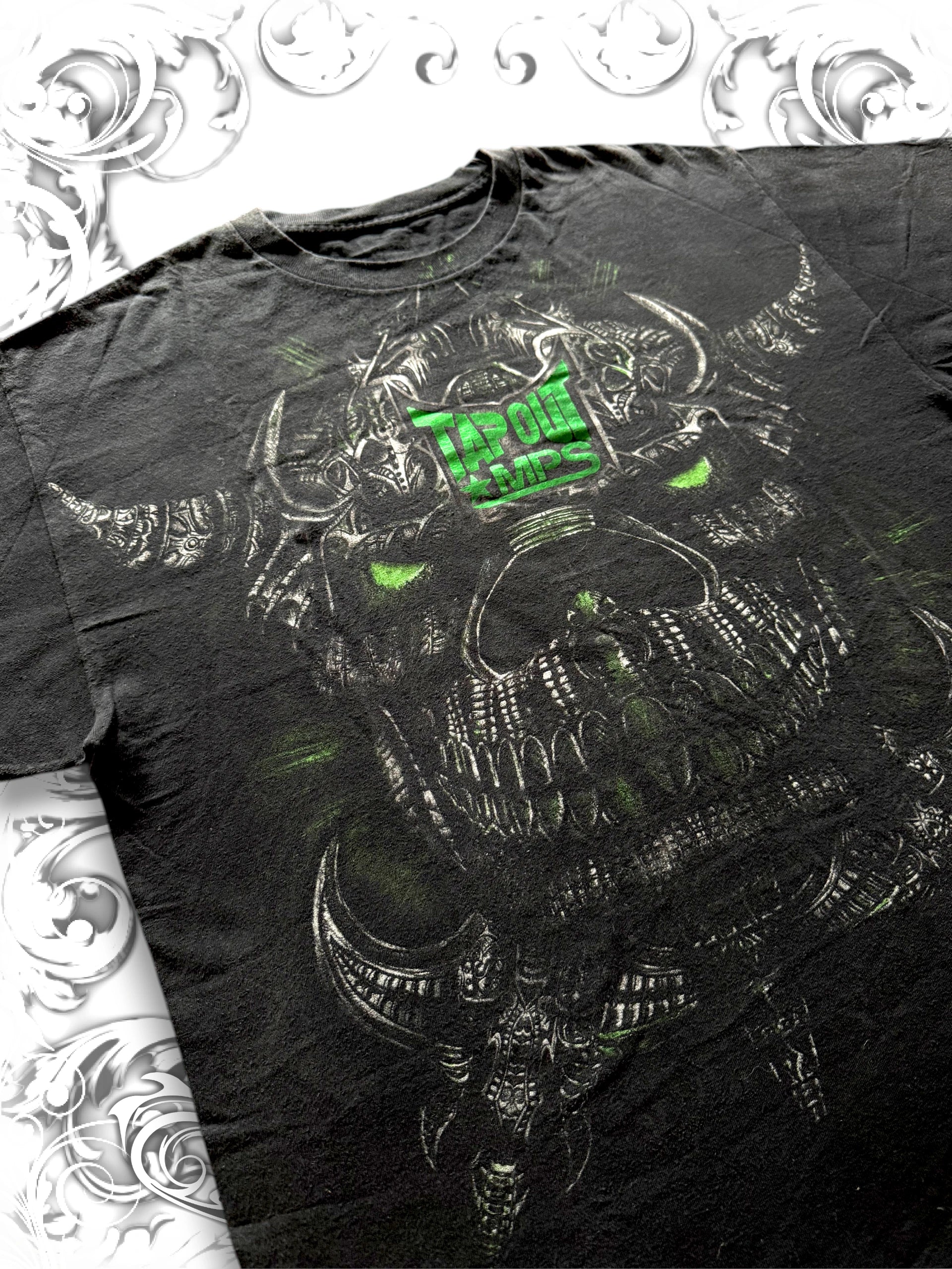 Tapout MPS 2000s Green Bull Grunge Shirt