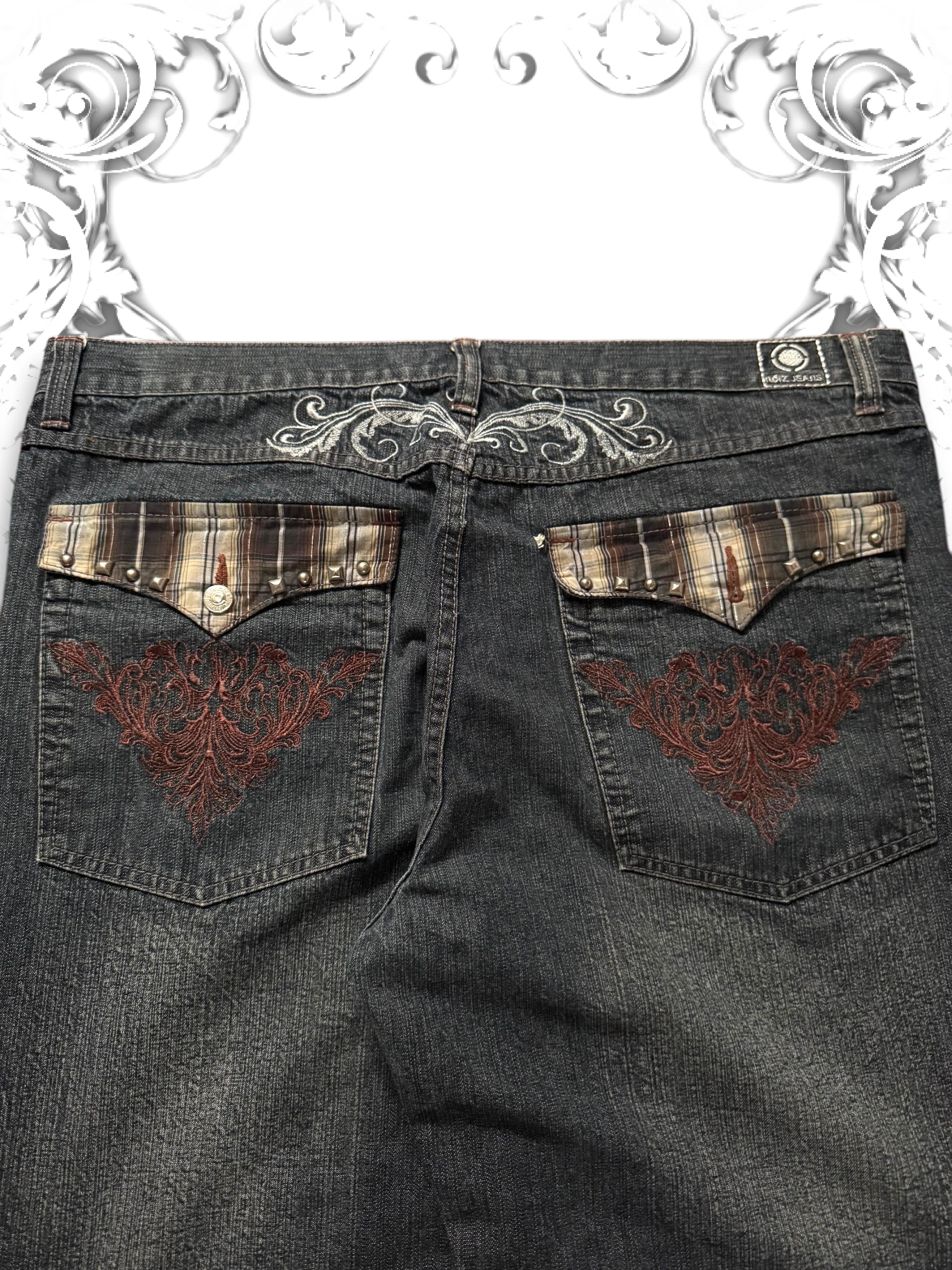 Noiz 2000s Baggy Pants with Studded Back Pockets