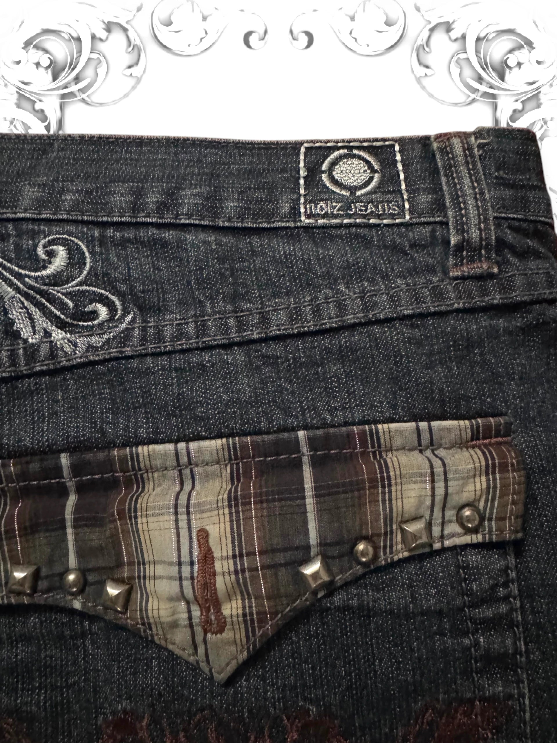 Noiz 2000s Baggy Pants with Studded Back Pockets