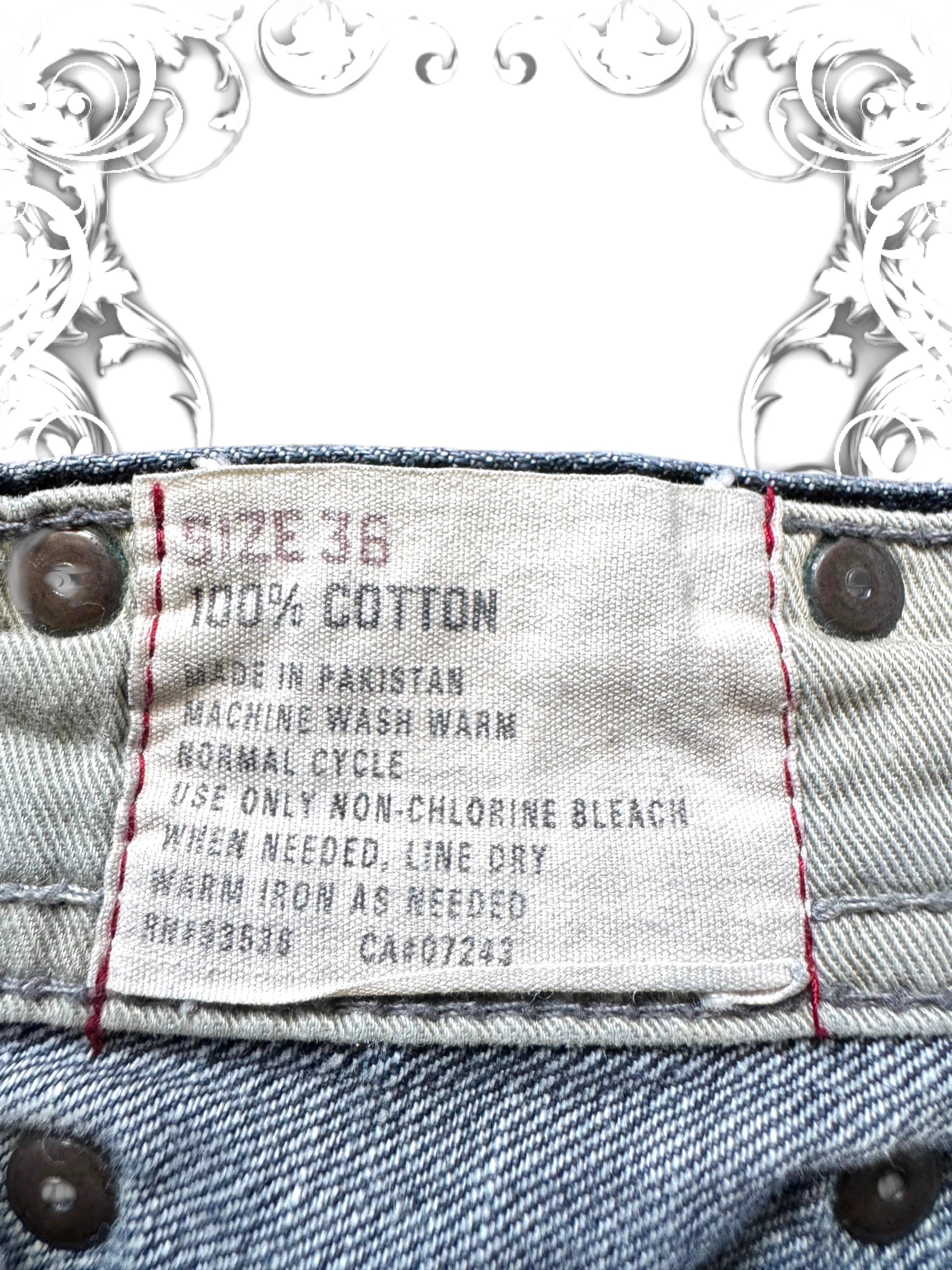 Ecko Unltd. Embroidered Red Rhino Vintage Jorts