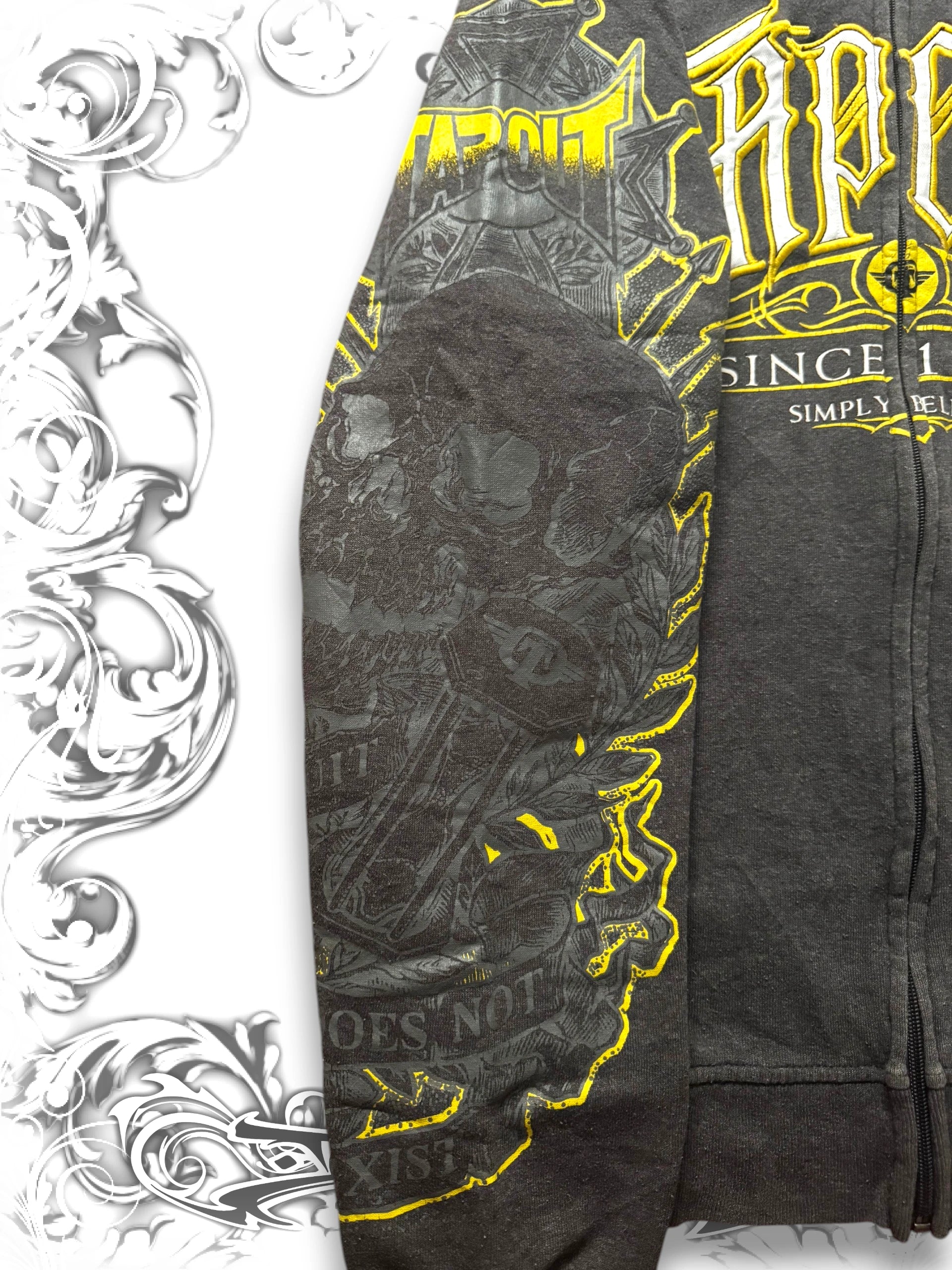 Tapout "Simply Believe" 2000s Zip Hoodie